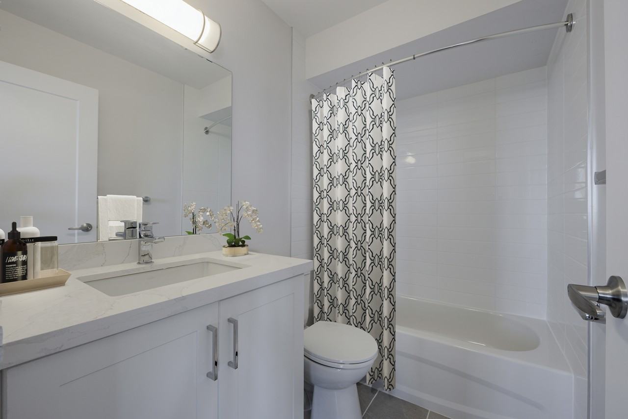 122 Bronte St Apartments in Bronte Meadows, Milton, ON L9T 1Y9 Zumper