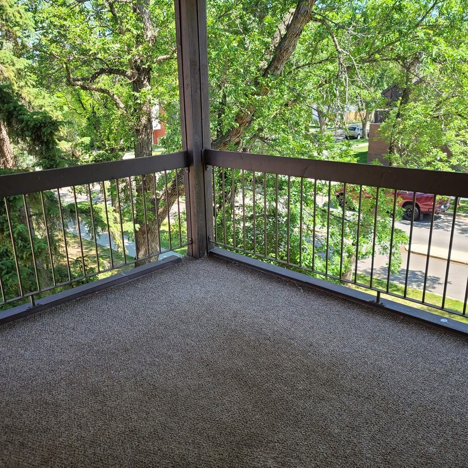 Glenora Place Apartments 10738 127 St Nw, Edmonton, AB T5M 0S3 Zumper