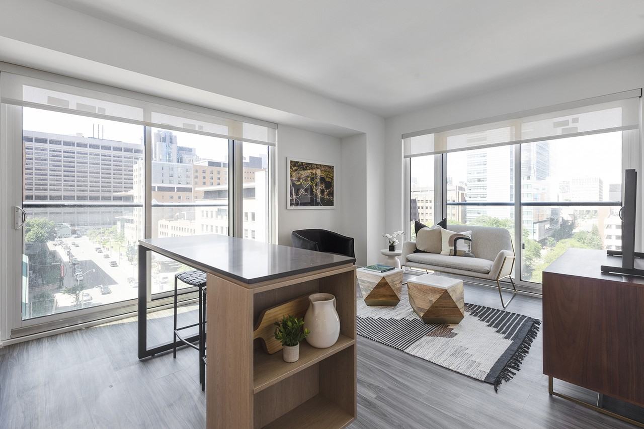 Gerrard West Apartments 99 & 99 Gerrard Street West, Toronto, ON M5G