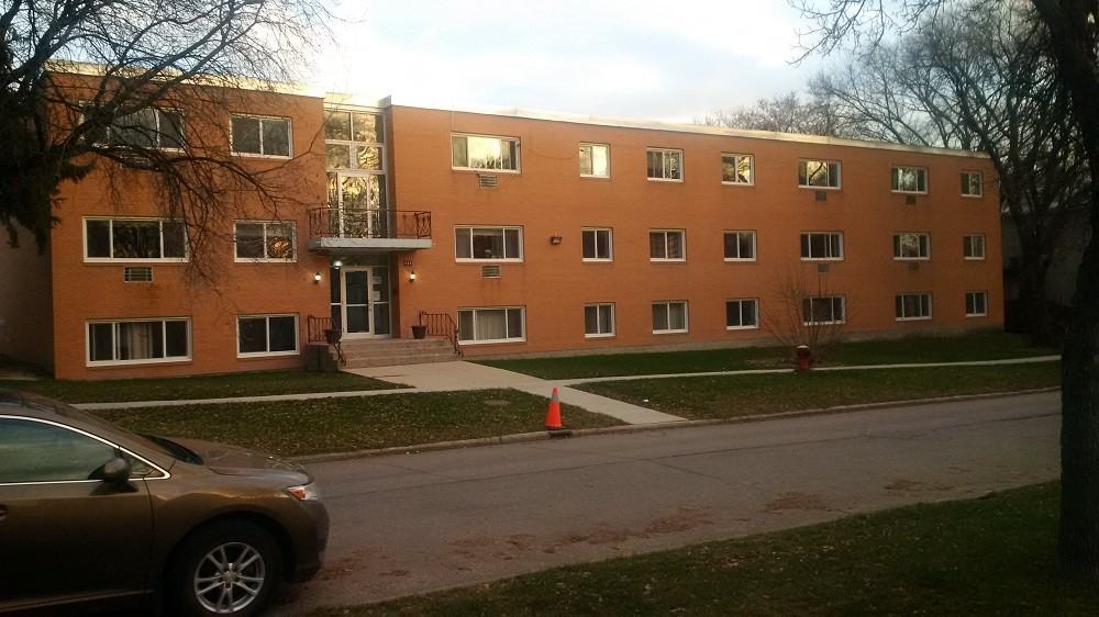 456 Langevin Apartments in Central St. Boniface, Winnipeg, MB R2H 2V8
