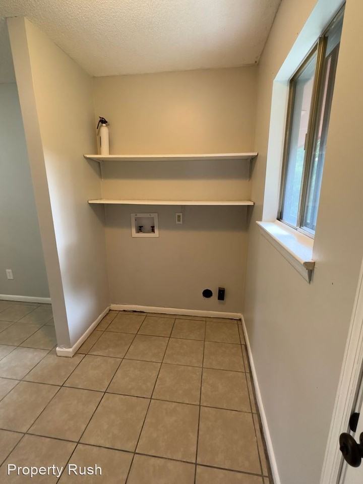 Hamlet Dr Apartments in Westview Mountain Shadows, Chattanooga, TN