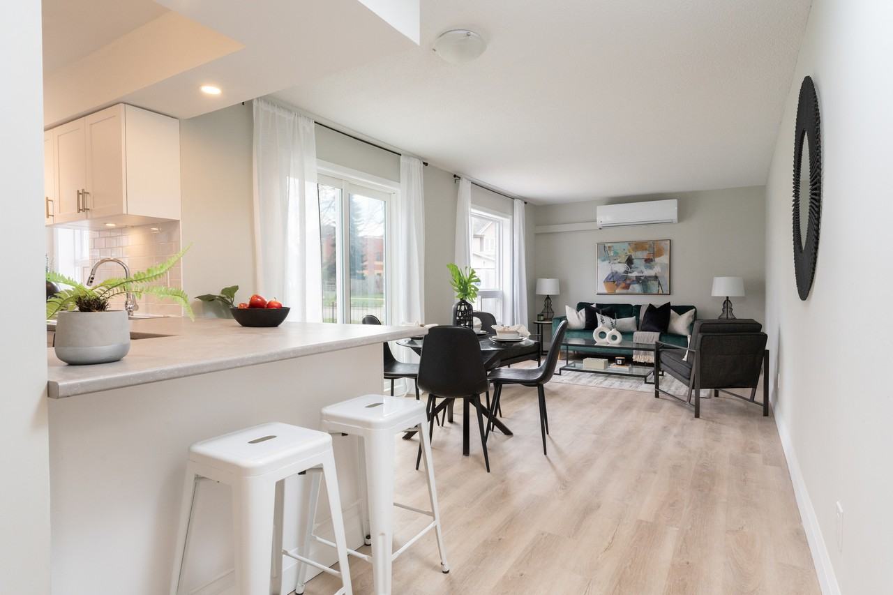 Cedar Valley Townhomes Apartments 240 Ormond Dr, Oshawa, ON L1G 6T5