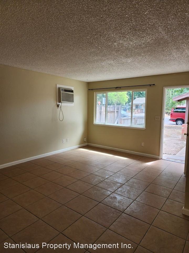225 227 N. Riverside Drive Apartments in Modesto, CA 95354 Zumper