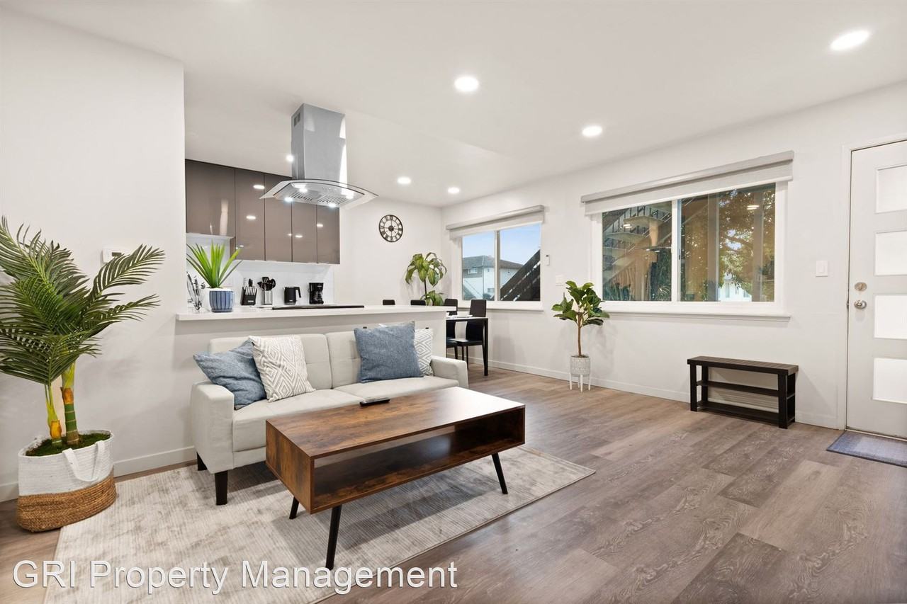 Dunster Dr Apartments, Five Minute Walk to Downtown Campbell 430