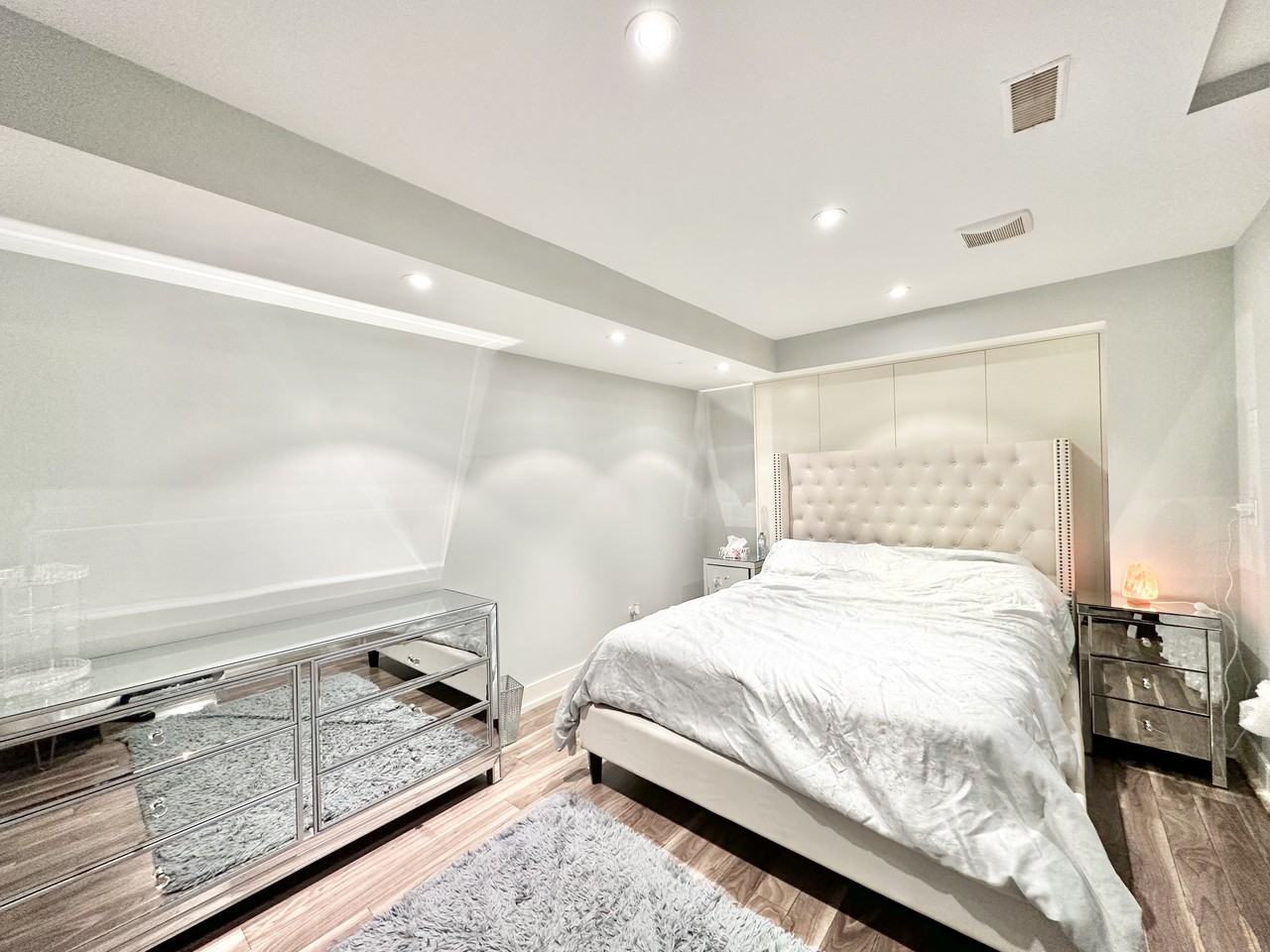 21360 Rolph Terrace, Milton, Ontario Apartments 1360 Rolph Terr