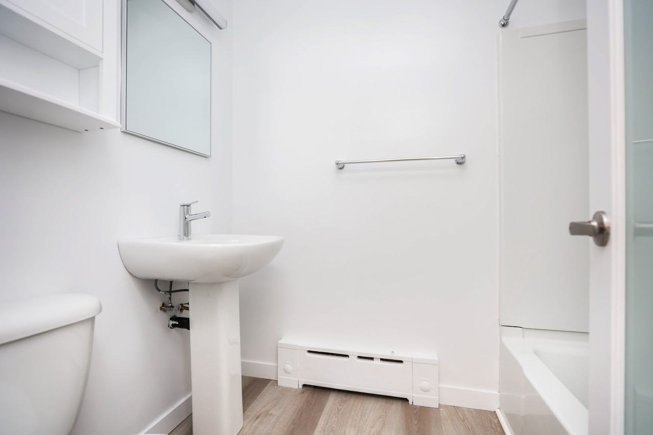 584 Corydon Apartments in Earl Grey, Winnipeg, MB R3L 0P2 Zumper