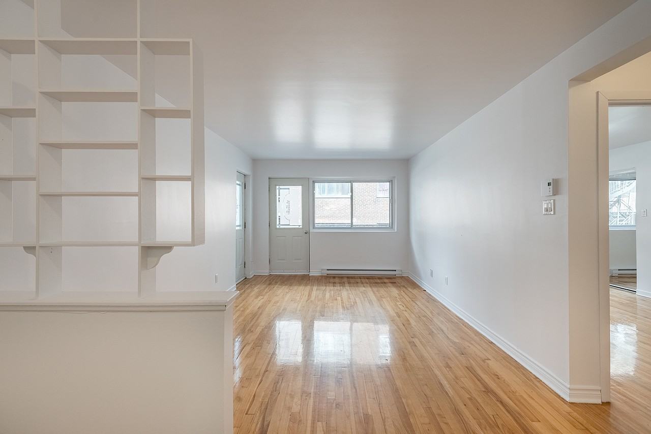 4600 Queen Mary Apartments 4602 Ch QueenMary, Montréal, QC H3W 1W6