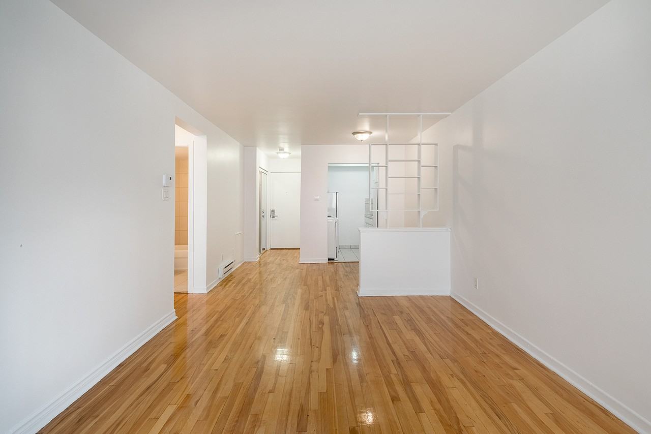 4600 Queen Mary Apartments 4602 Ch QueenMary, Montréal, QC H3W 1W6