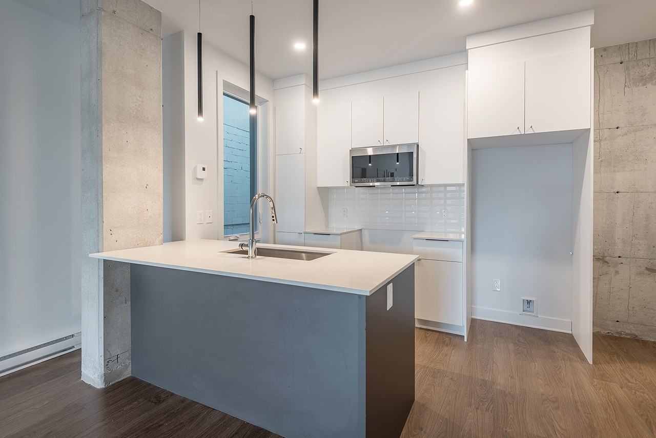 7410 SaintHubert Apartments 7400 Rue SaintHubert, Montréal, QC H2R