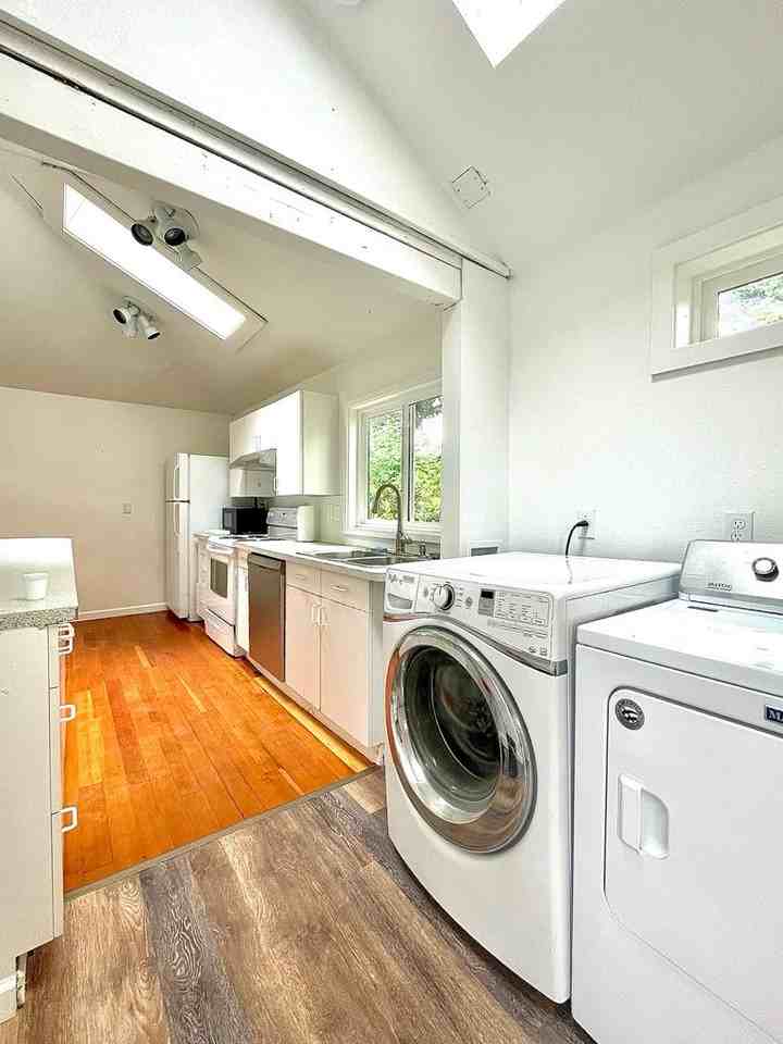 1255 Sw Seabrook Ln, Waldport, OR 97394 2 Bedroom Apartment for 1,500