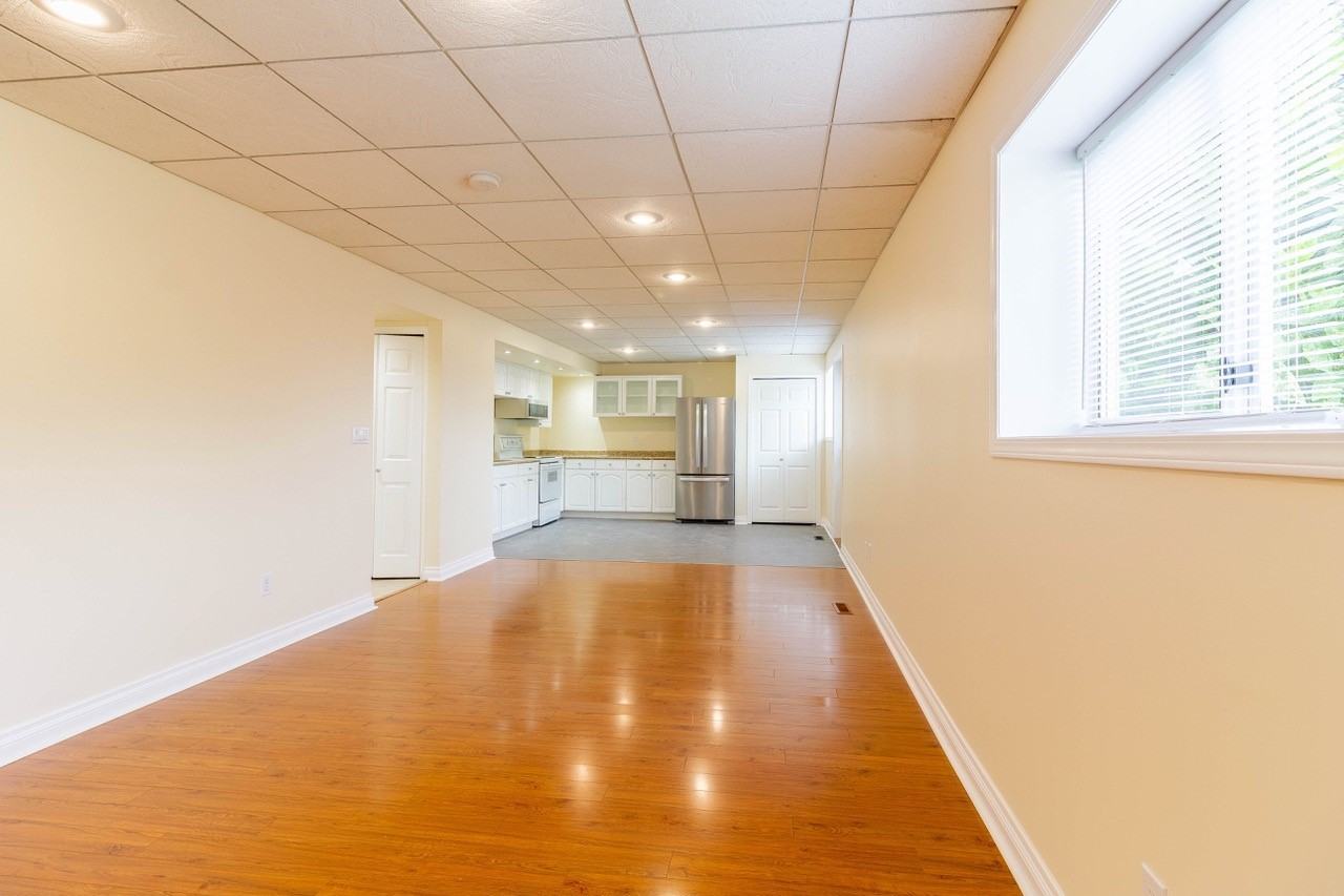 7305 Queenston Court, Burnaby, BC V5A 1J2 1 Bedroom House for 2,000