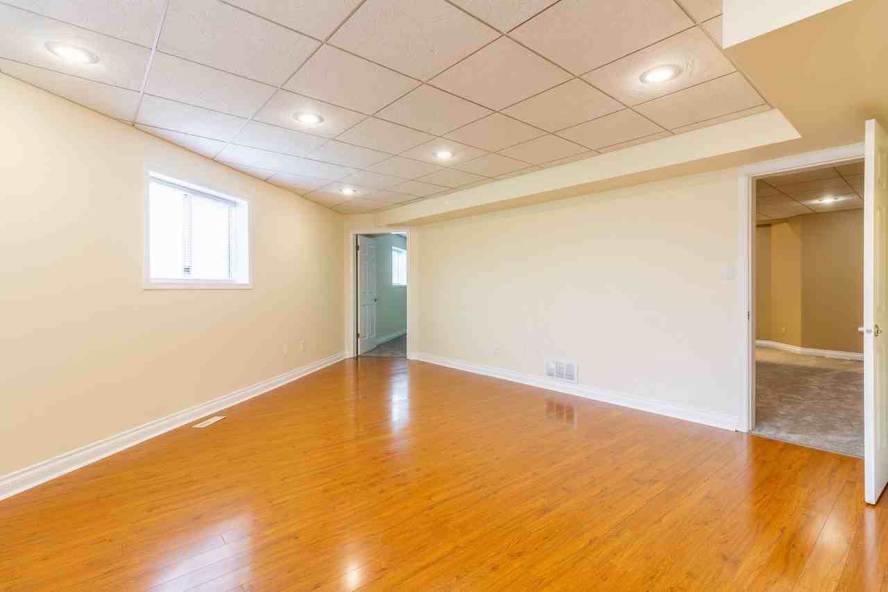 7305 Queenston Court, Burnaby, BC V5A 1J2 1 Bedroom House for 2,000