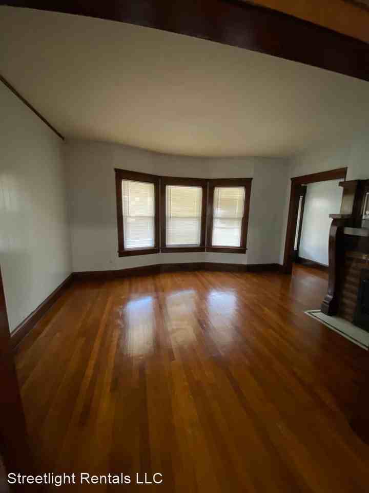 15426 St Clair Apartments 15426 Saint Clair Ave, Cleveland, OH 44110