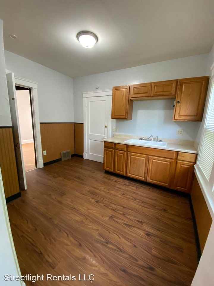 15426 St Clair Apartments 15426 Saint Clair Ave, Cleveland, OH 44110