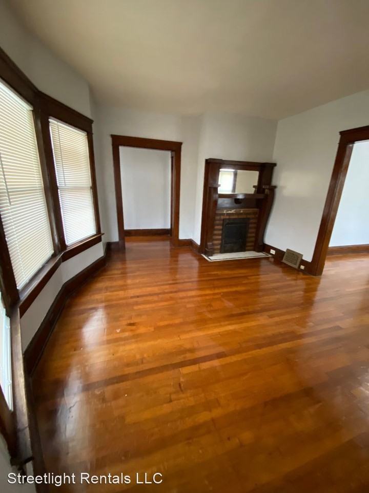 15426 St Clair Apartments 15426 Saint Clair Ave, Cleveland, OH 44110