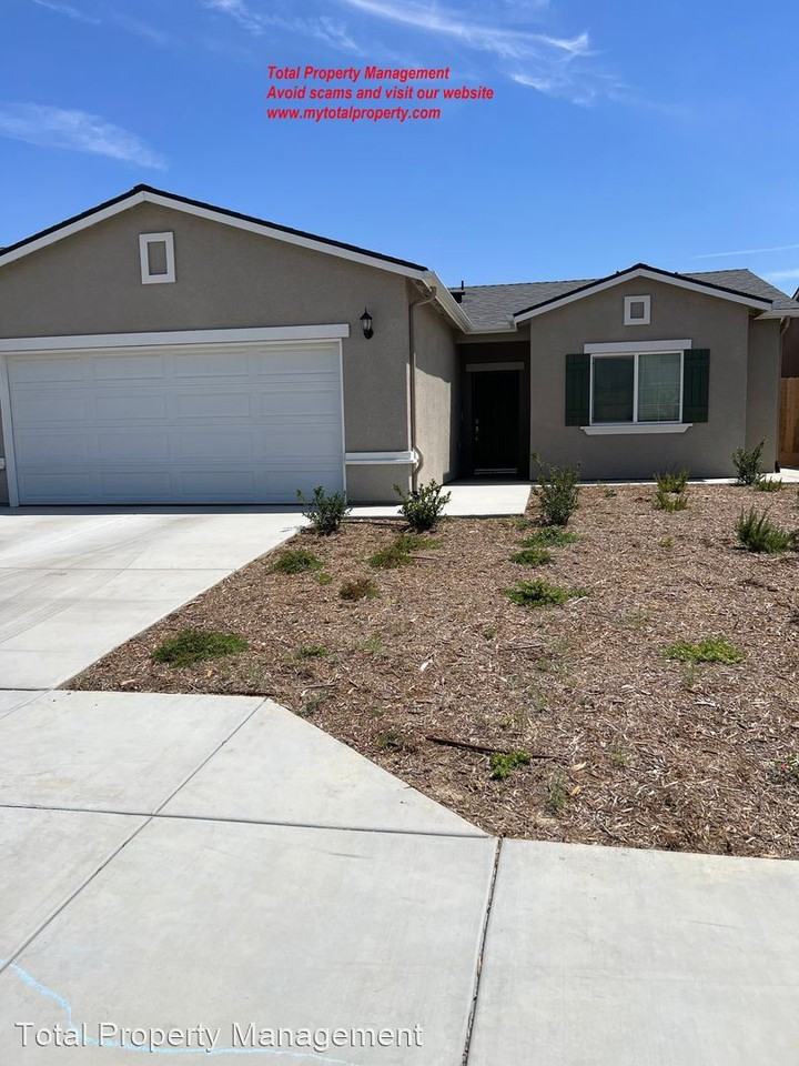 1108 E Ventura St, Avenal, CA 93204 3 Bedroom House for 2,320/month