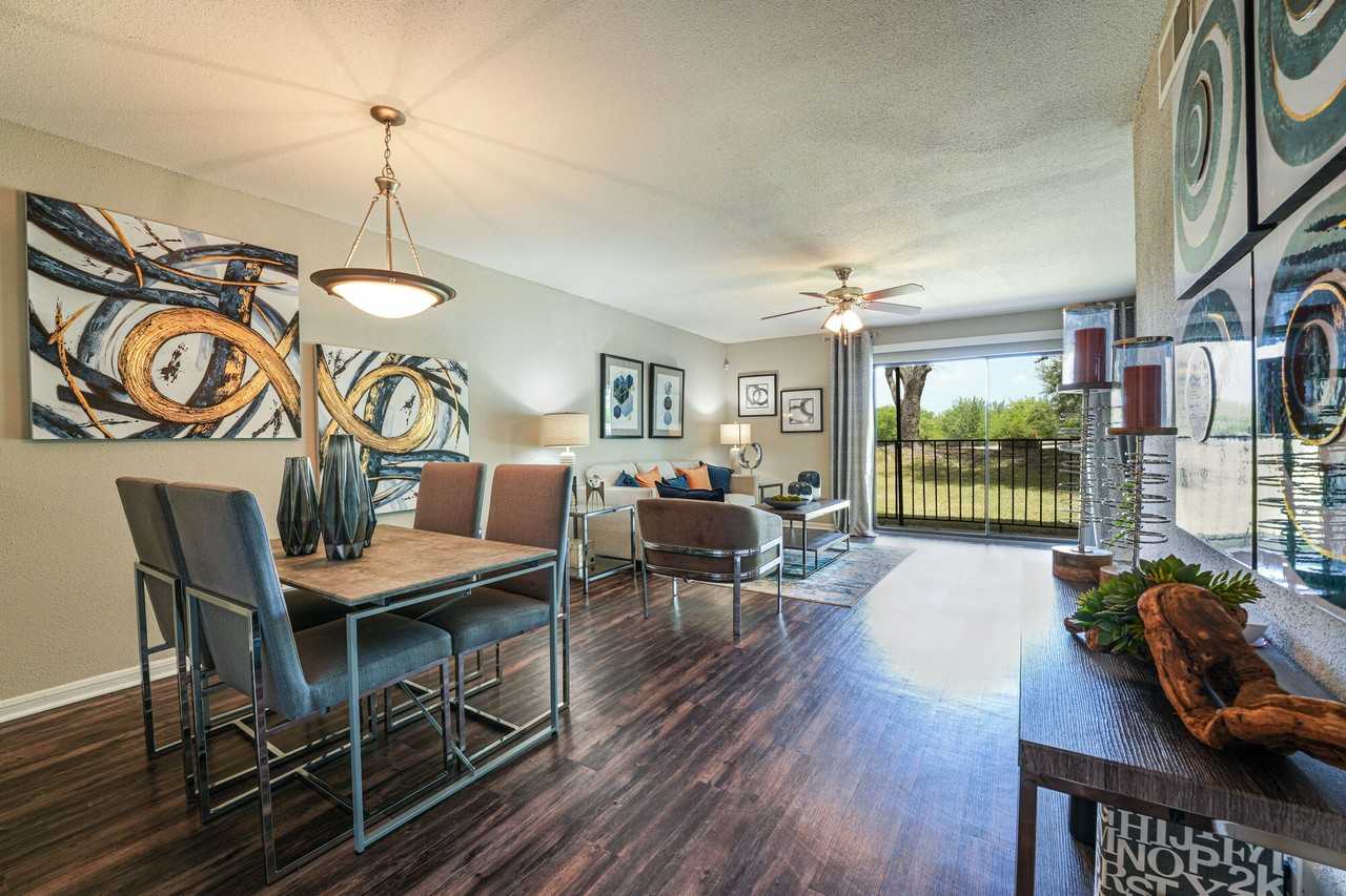 The Madison on the Lake Apartments 9988 Windmill Lakes Blvd, Houston