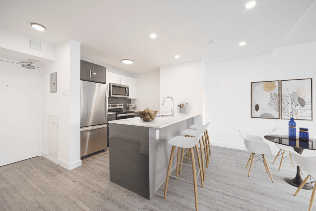 Osborne Central Apartments 491 Stradbrook Ave, Winnipeg, MB R3L 0K2