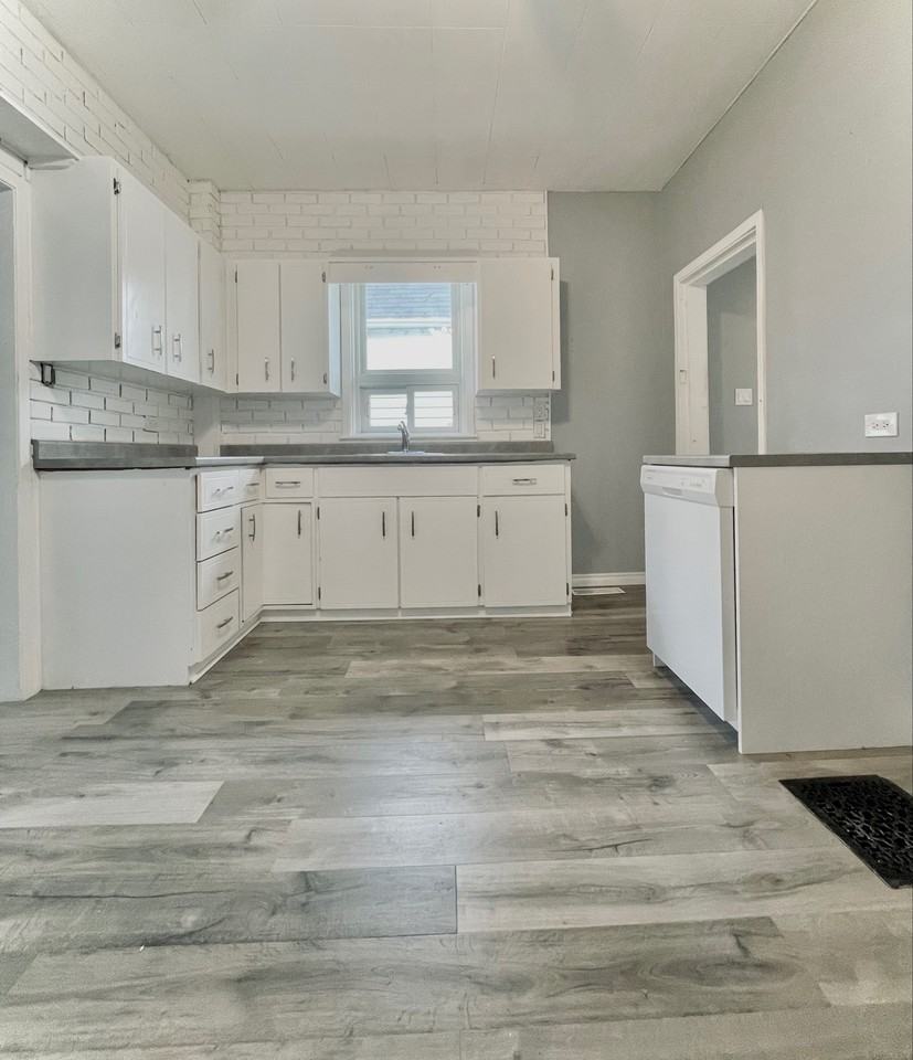 136 Floral Ave, Timmins, ON P4N 4H7 2 Bedroom House for 1,850/month