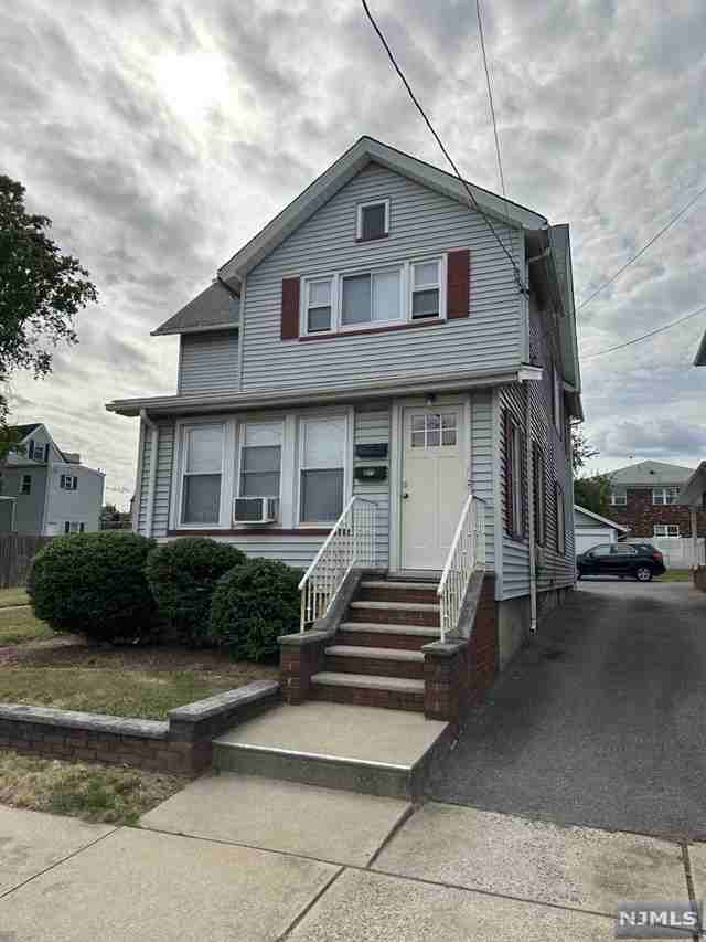 289 Livingston Ave 2ndFL, Lyndhurst, NJ 07071 2 Bedroom Apartment for