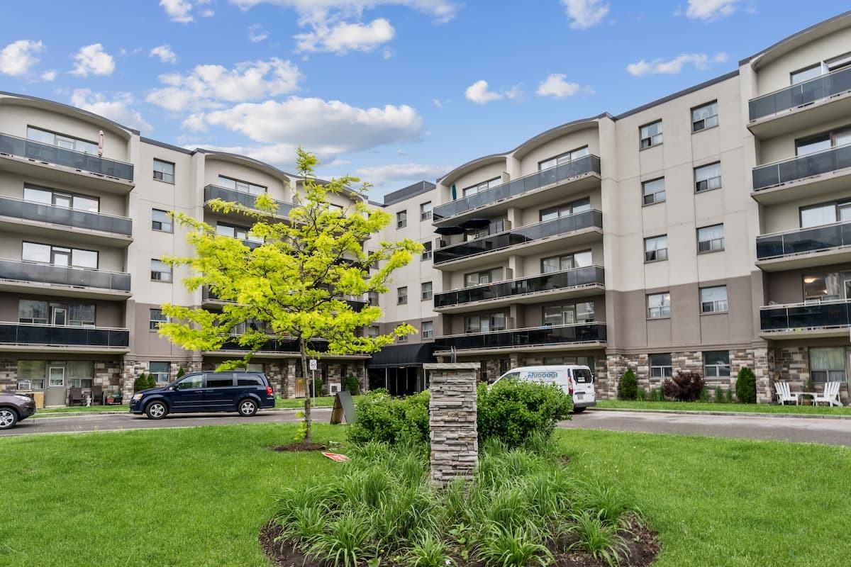 Apartments with Movein Specials for Rent in Whitby, ON Find Deals on