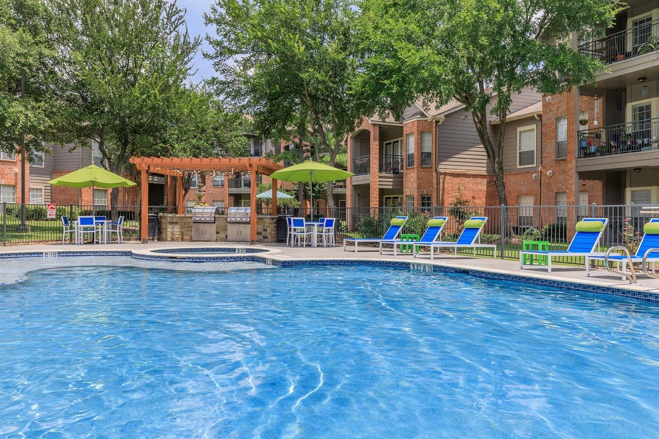 Fountains of Tomball Apartments 1011 Village Square Dr, Tomball, TX