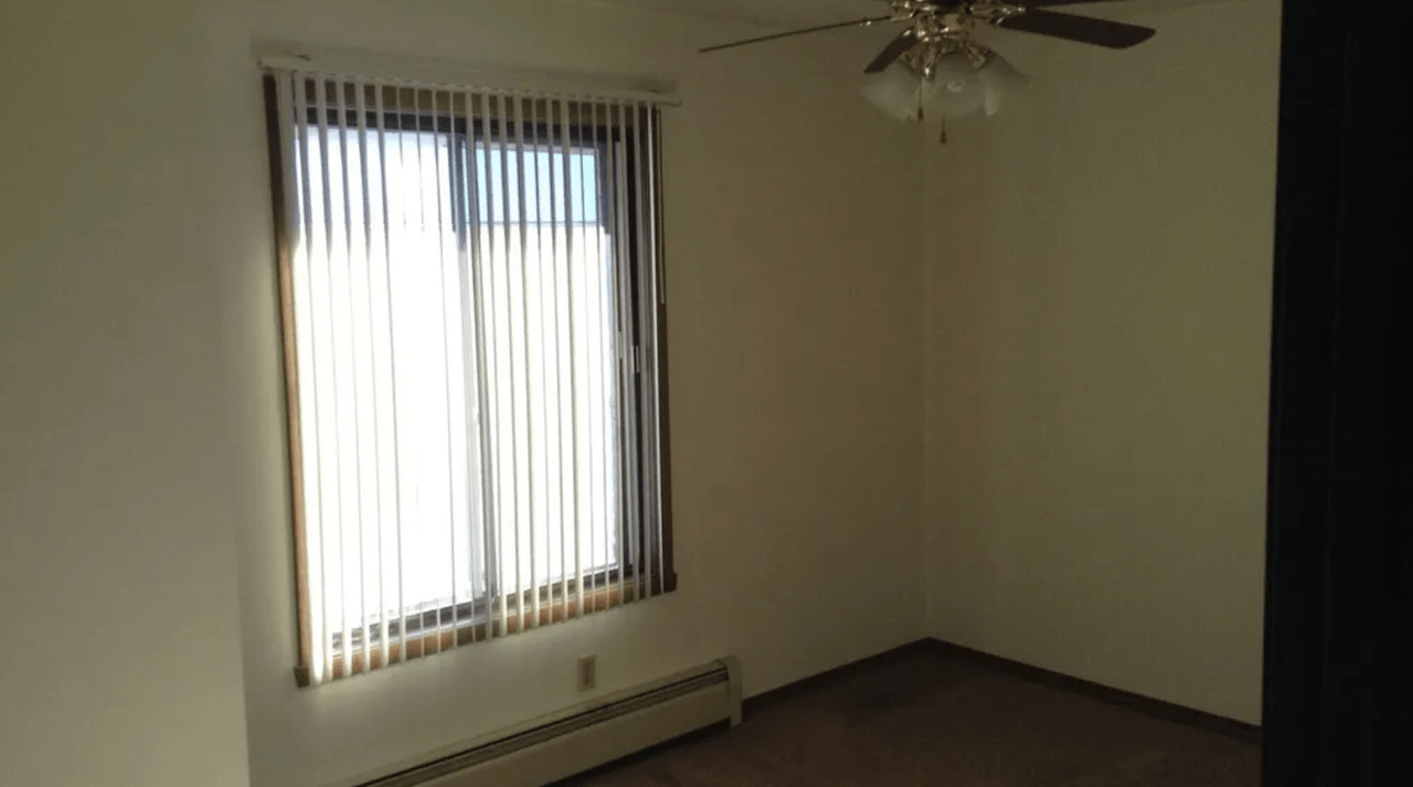 Fox River Bluff Apartments 1201 East Gunn Street 5, Appleton, WI