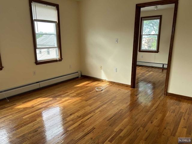 407 Kingsland Ave, Lyndhurst, NJ 07071 2 Bedroom Apartment for 1,850