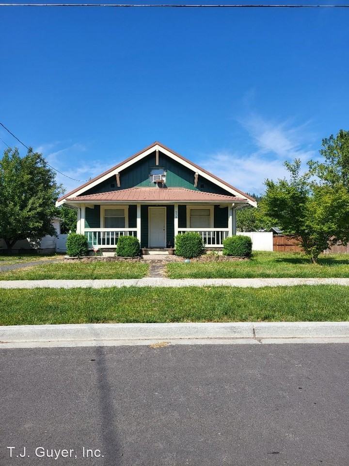 538 Sw Chehalis Ave, Chehalis, WA 98532 3 Bedroom House for 1,695