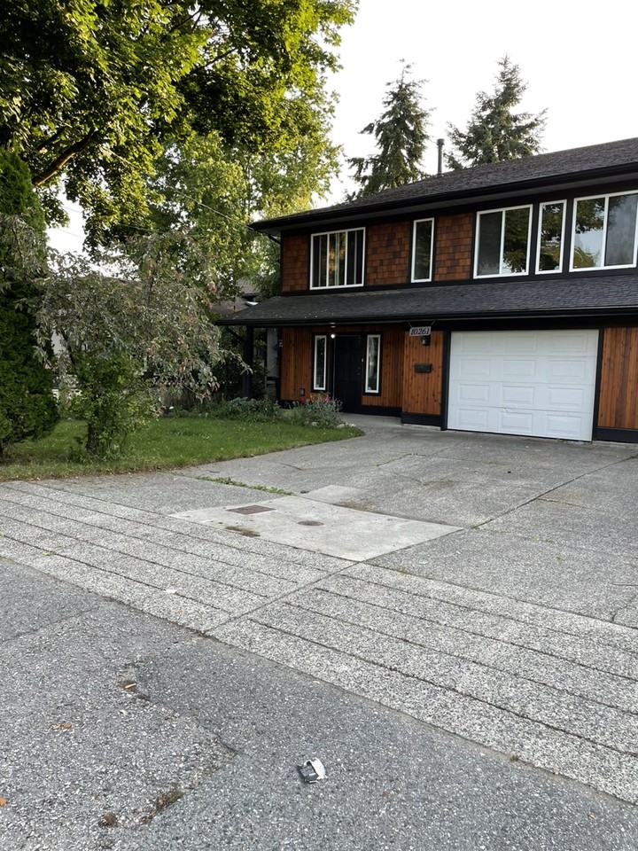 Pet Friendly Apartments for Rent in Surrey, BC Photos & Pricing