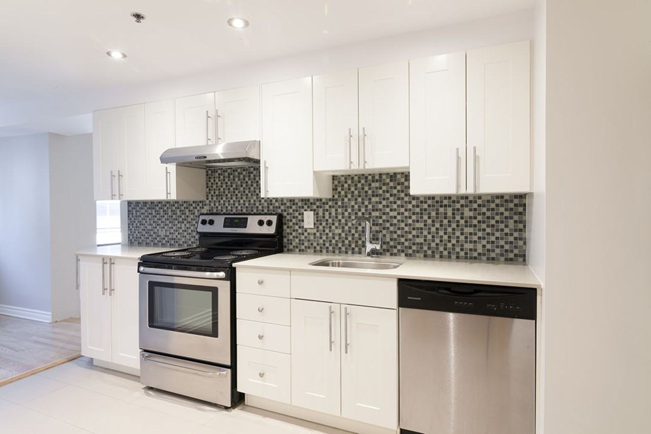 Plaza Drummond Apartments 3435 Rue Drummond, Montréal, QC H3G 1X8