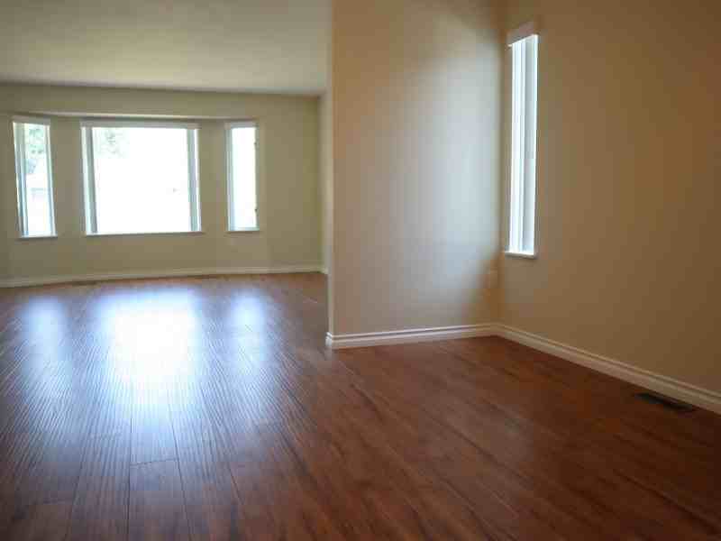 Hammond Rancher (Full House) on Cul Apartments 20504 114b Ave, Maple