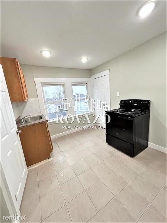 676 Hunterdon St Apartments in Lower Clinton Hill, Newark, NJ 07108