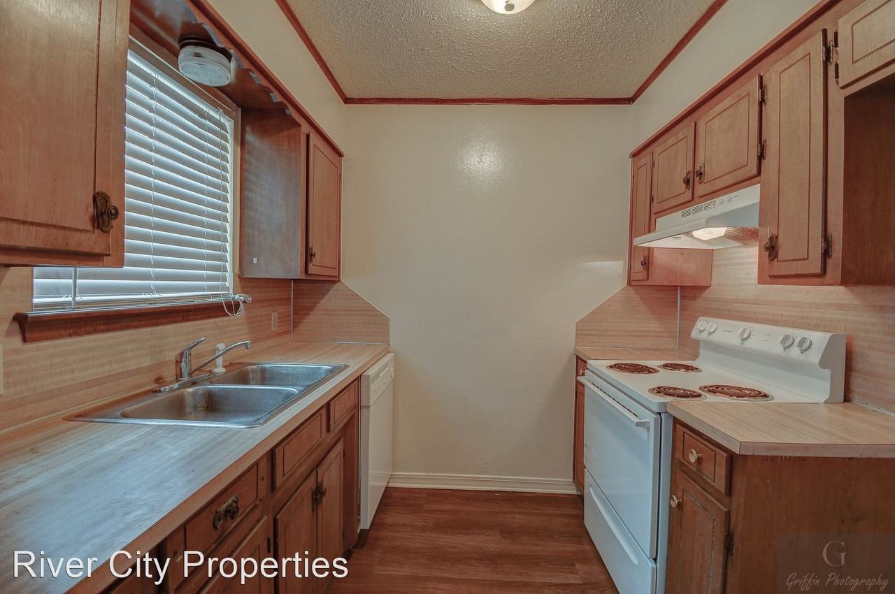 9404, 9406, 9408 FERRARA DRIVE Apartments in Hyde Park, Brookwood