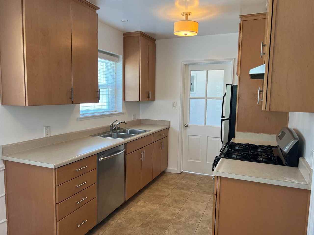 1428 1504 Ocean Park Blvd. Apartments in Sunset Park, Santa Monica