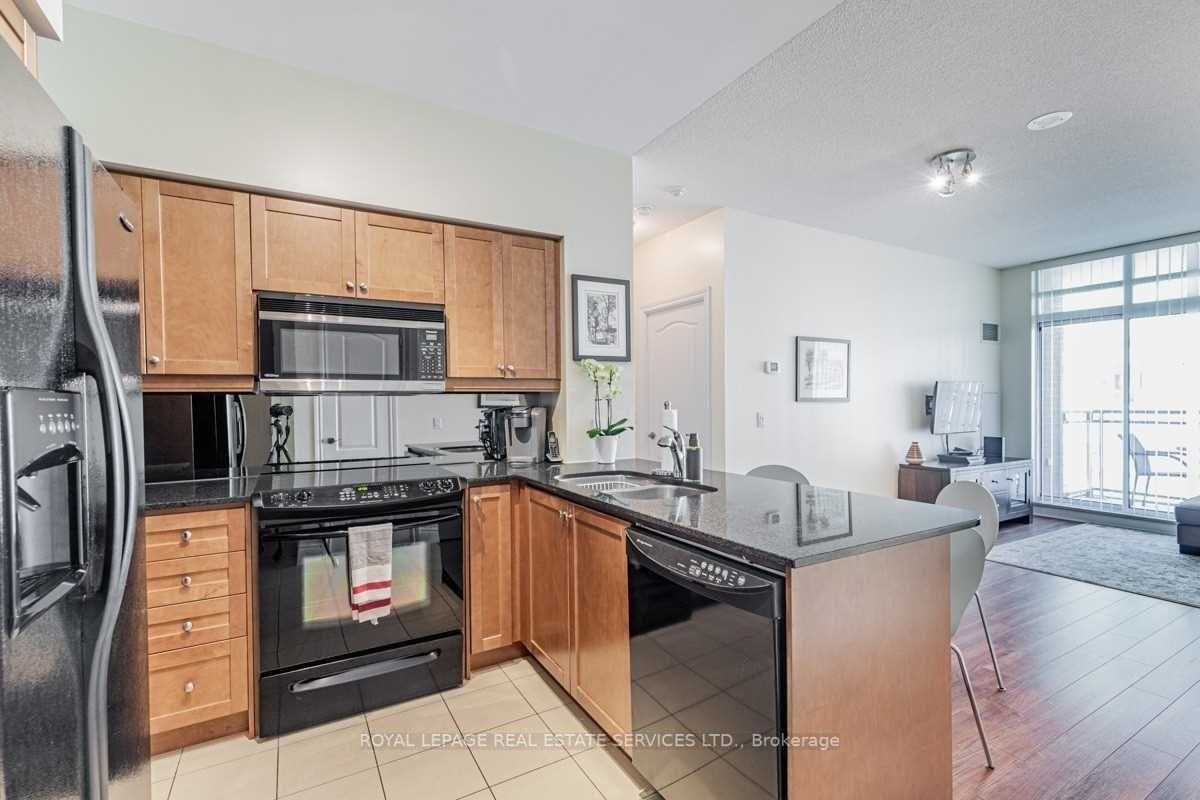 319 Merton Street, Toronto, ON M4S 1A7 2 Bedroom Condo for 3,400/month