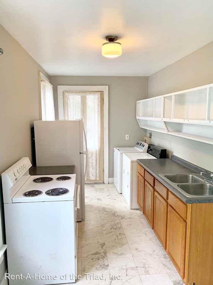 222 S Mendenhall Apartments in College Hill, Greensboro, NC 27403 Zumper