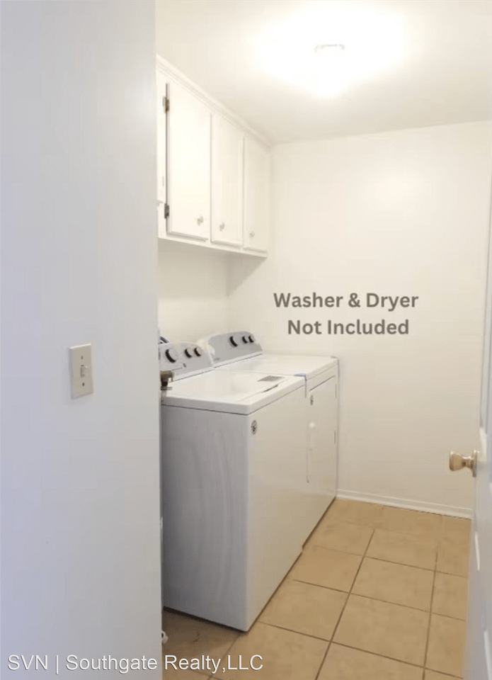 Brookshire Duplexes and Apartment Homes Apartments Shenandoah Dr