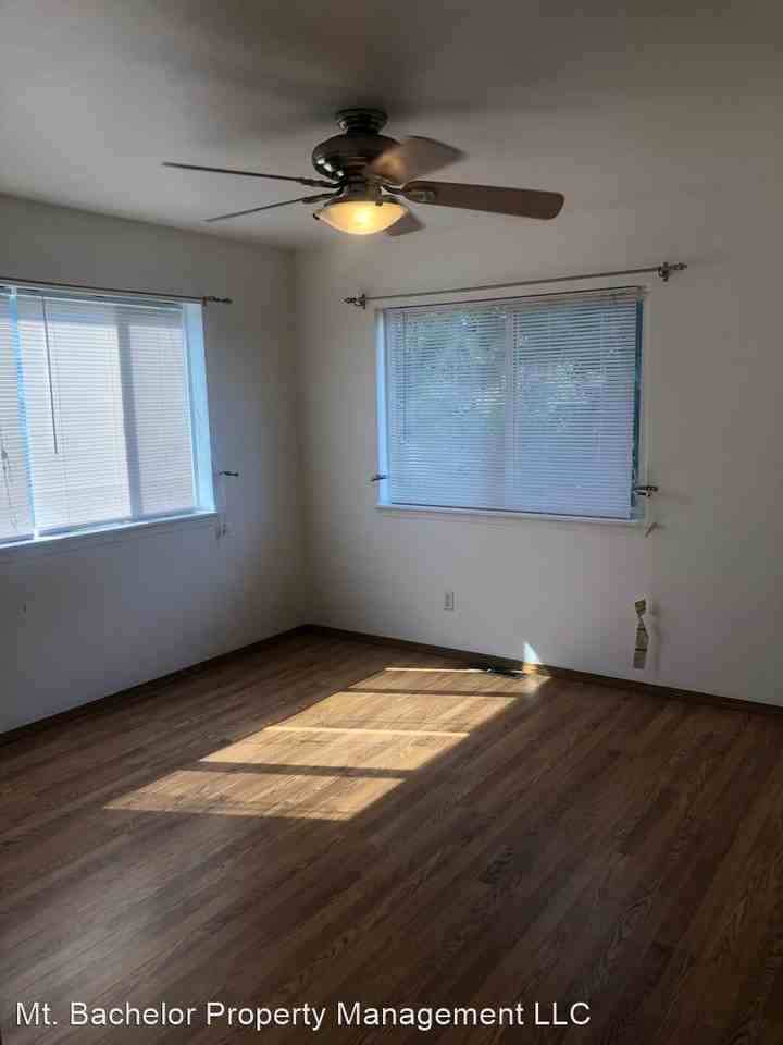 1004, 1006 NE Ross Road Apartments in Bend, OR 97701 Zumper