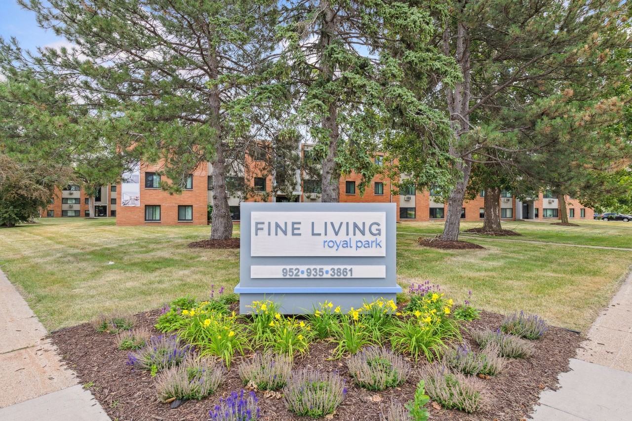 Fine Living at Aquila Park & Royal Park Apartments 8224 W 30 1/2 St