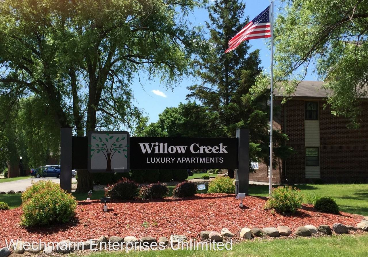 Willow Creek Apartments 301004870 301004870 1401 S. Nicolet Rd
