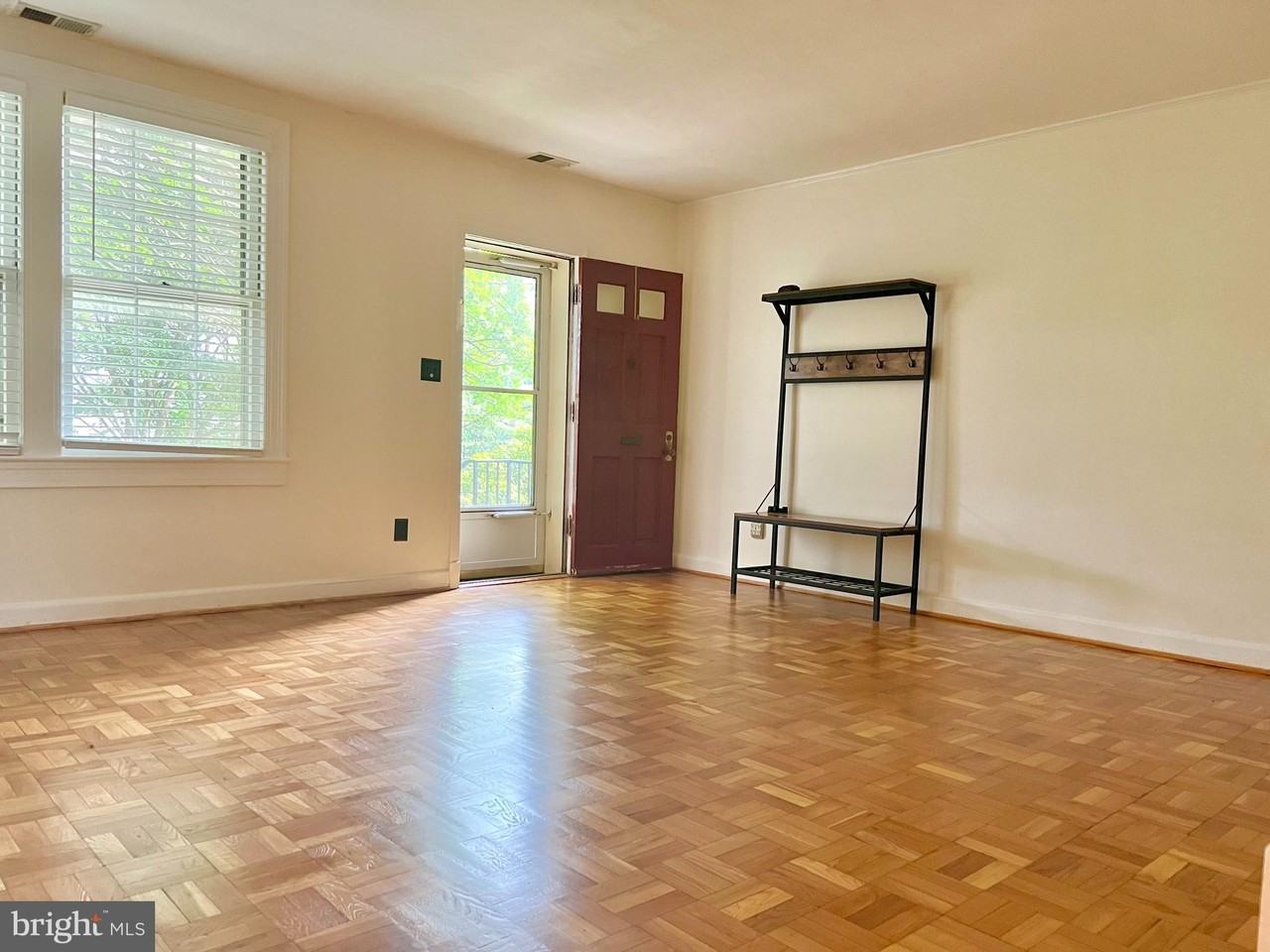 1100 S Barton St 289, Arlington, VA 22204 2 Bedroom House for 2,650