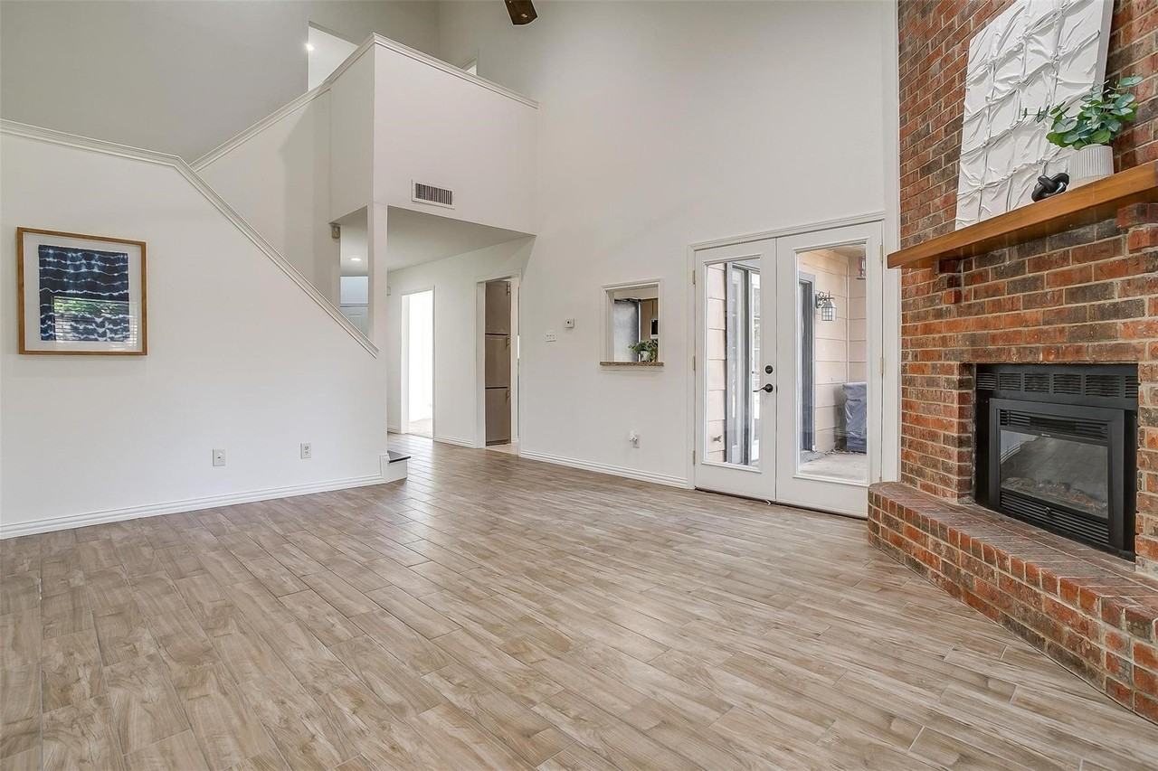 115 Brentwood Ct 115C, Irving, TX 75061 3 Bedroom House for 990/month