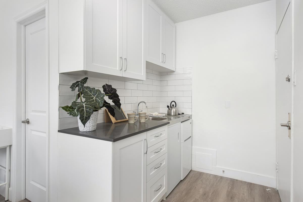 5 Glenavon Road Apartments 5 Glenavon Rd, Toronto, ON M6K 1C9 Zumper