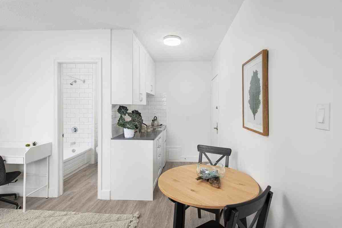 5 Glenavon Road Apartments 5 Glenavon Rd, Toronto, ON M6K 1C9 Zumper