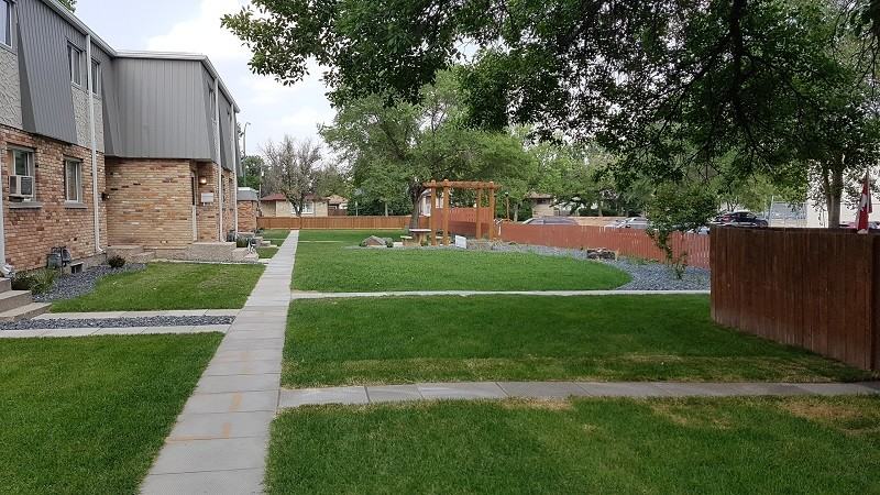 650/660 Kimberly Apartments in Valley Gardens, Winnipeg, MB R2K None