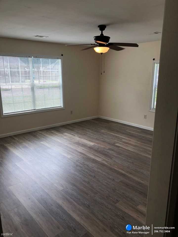 226 N Hyman St, Greenville, MS 38703 3 Bedroom House for 700/month