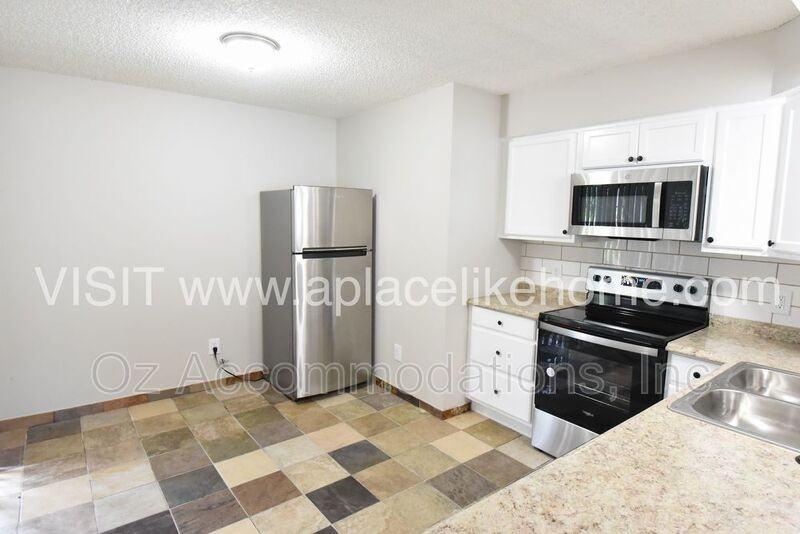 912 S Edgebrook St B, Olathe, KS 66061 2 Bedroom Condo for 1,050