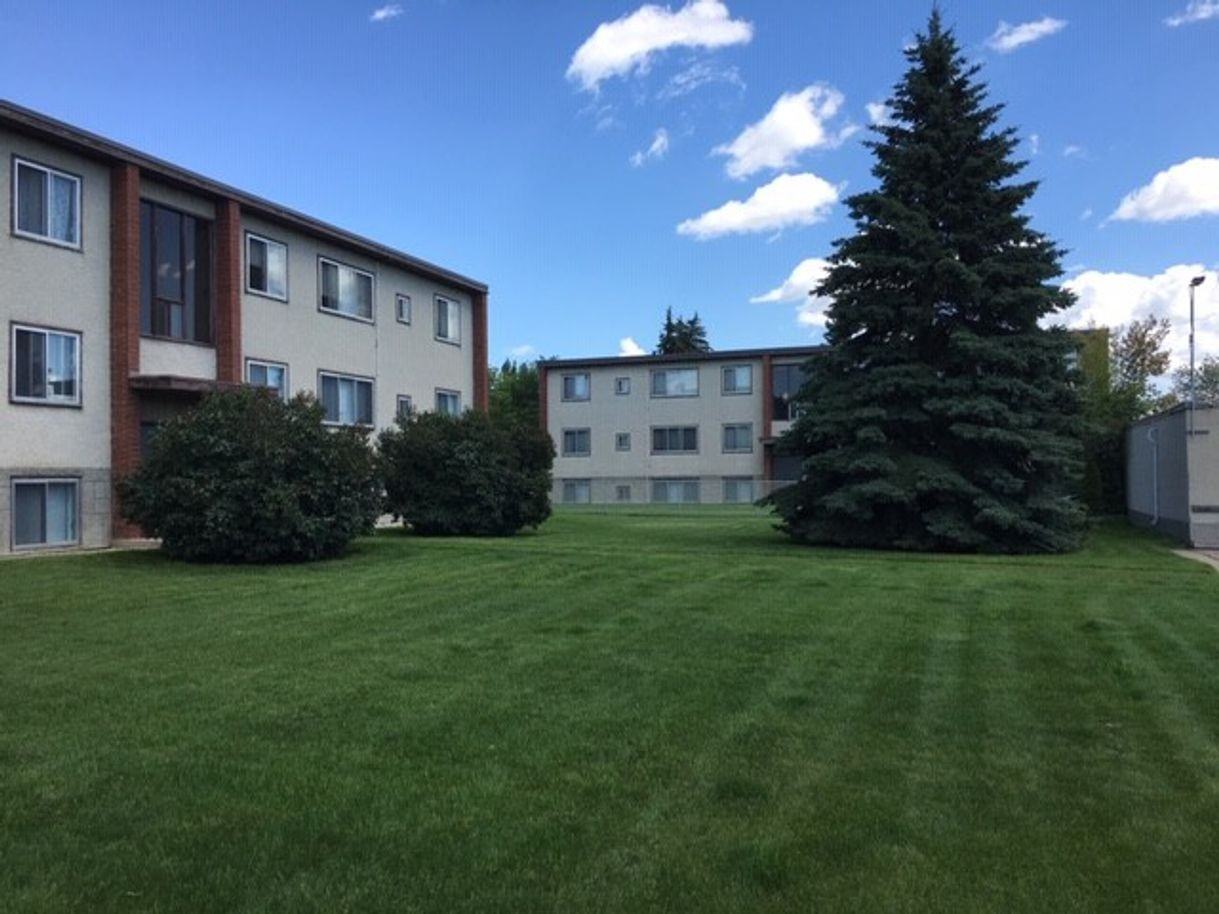 Cambridge Place Apartments 11615 113 Ave Nw, Edmonton, AB T5G 0J7