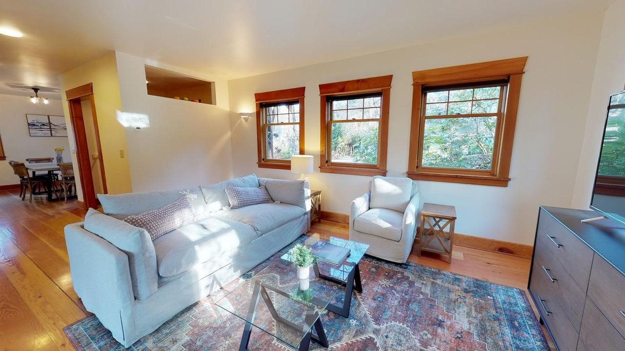 Beautiful Denny Blaine home with deck Apartments in Seattle, WA Zumper